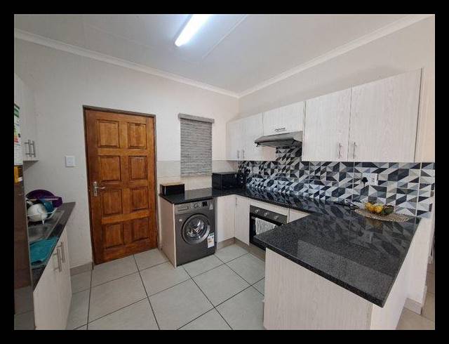 4 BEDROOM SIMPLEX FOR SALE IN ROSEACRE